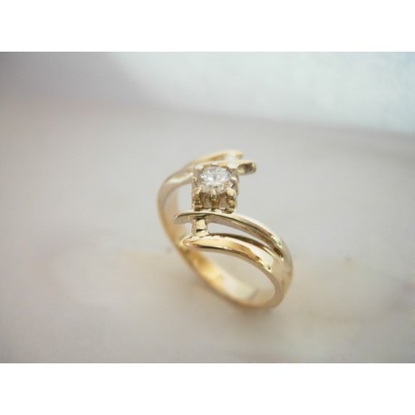 Piękny złoty pierścionek z brylantami! 0.25 ct id: 575