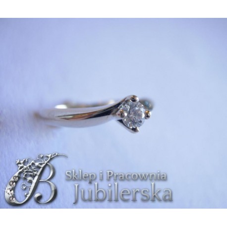 Ekskluzywny pierścionek z brylantem 0.20 CT SI1/H id: 1166